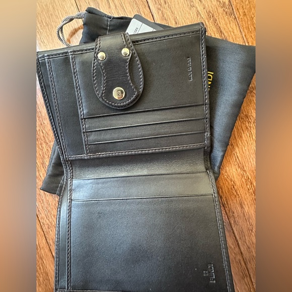 Fendi bifold wallet w/ dust bag! Perfect like new condition! - Picture 6 of 6